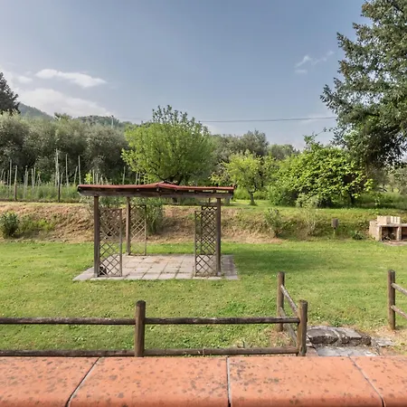 Apartment Tenuta Cerbaiola With Pool, Garden & Parking Borgo a Mozzano