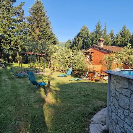 Apartment Tenuta Cerbaiola With Pool, Garden & Parking Borgo a Mozzano